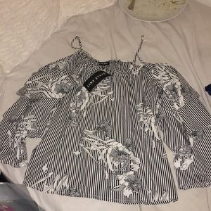 BRAND NEW Flowy-Sleeved Top by Style Envy